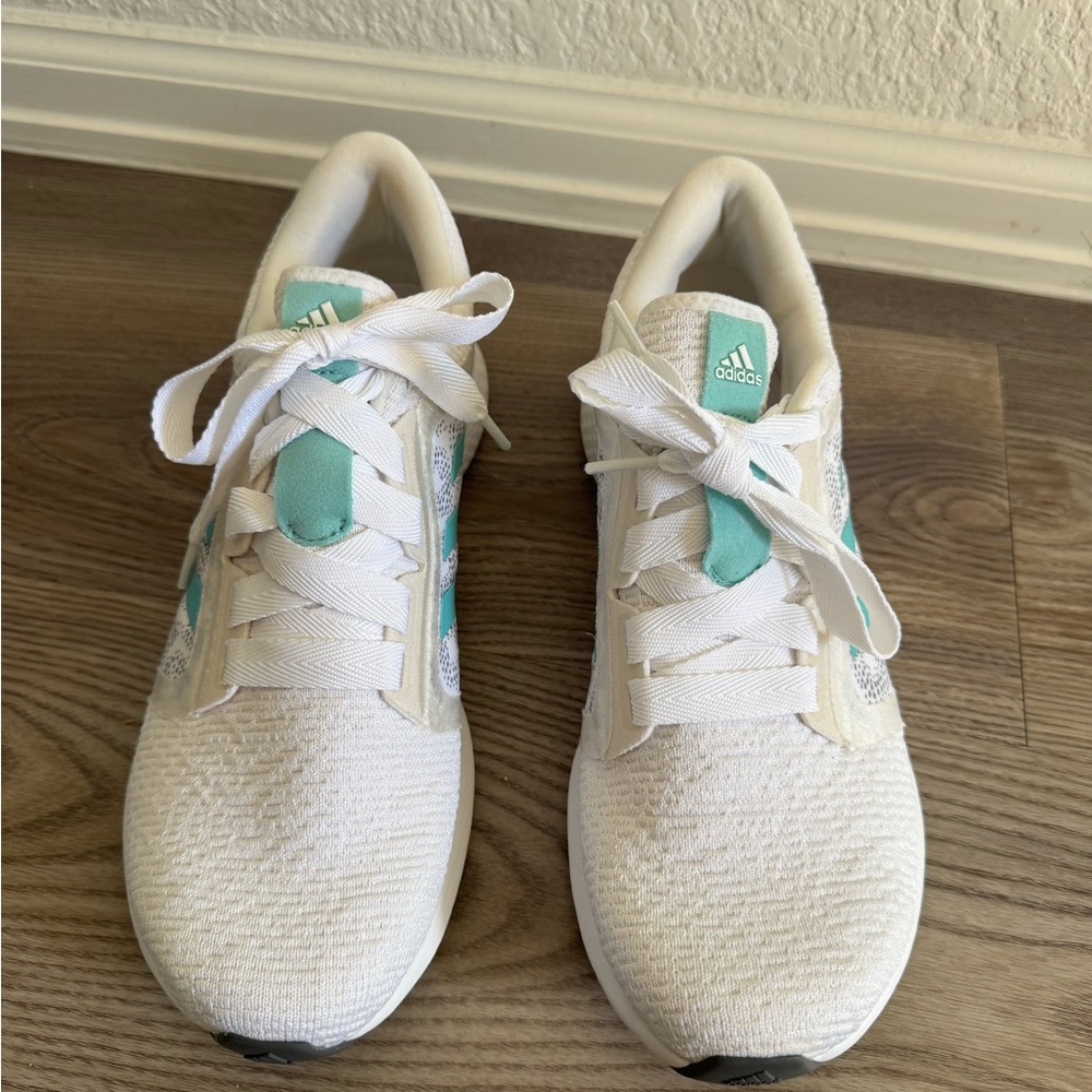Adidas Edge Lux 4 running shoe - Picture 3 of 3